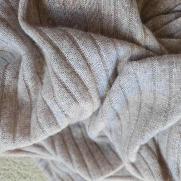 NWOT Halogen Cashmere Ribbed Scarf With Angled Ends Tan Oatmeal - Picture 3 of 10